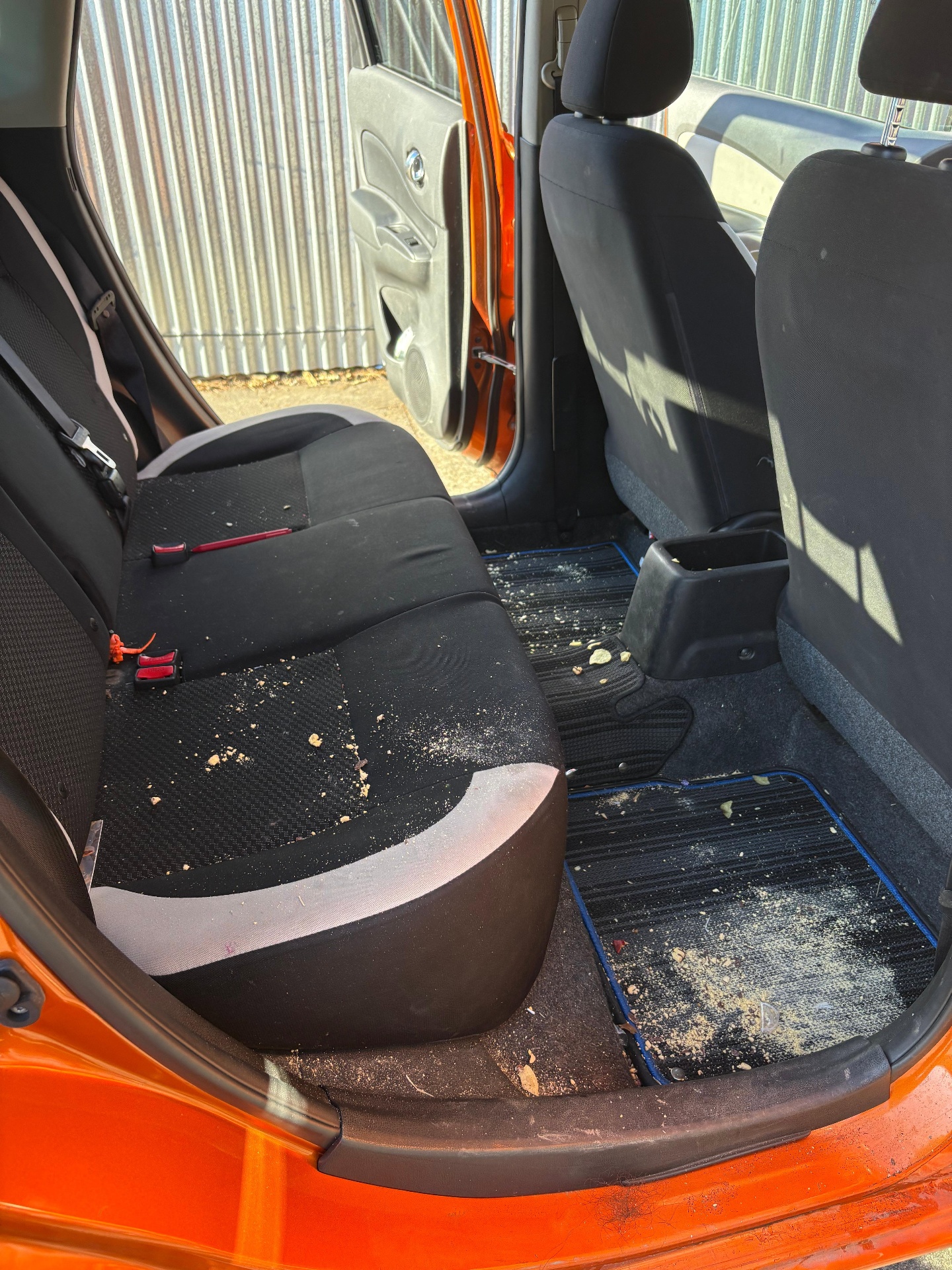 Dirty SUV before detail
